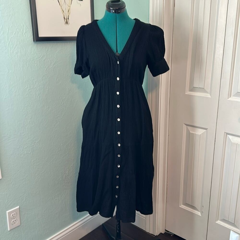 Women’s Black casual dress size small. Linen like